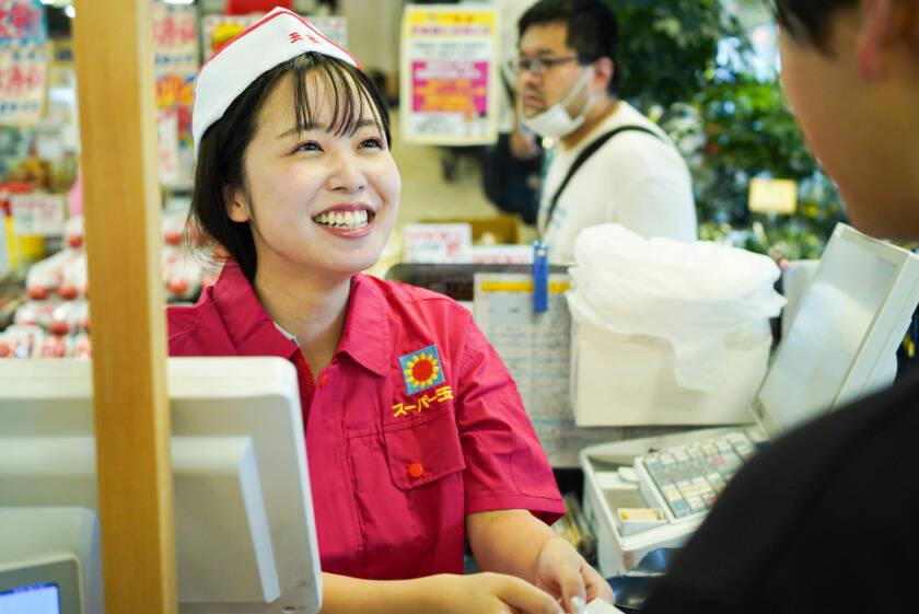 株式会社フライフィッシュ　スーパー玉出の制服2