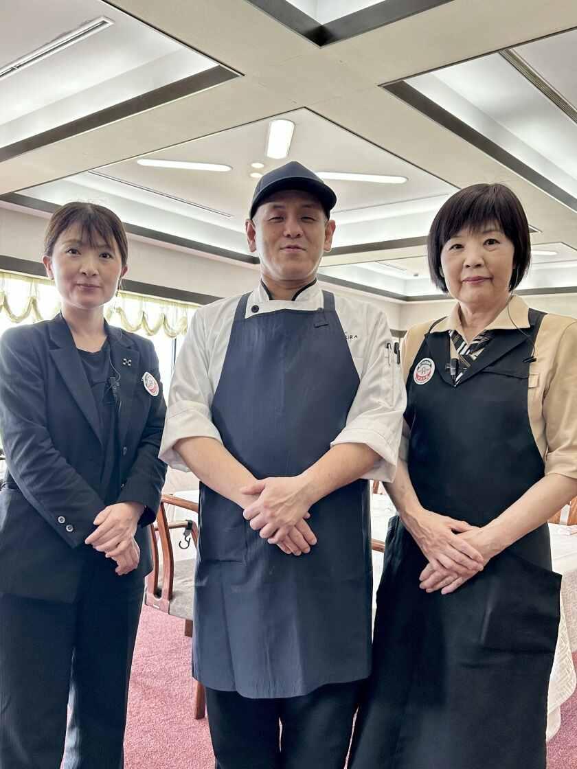 RESTAURANT SAKURA（太子カントリー倶楽部内）の制服1