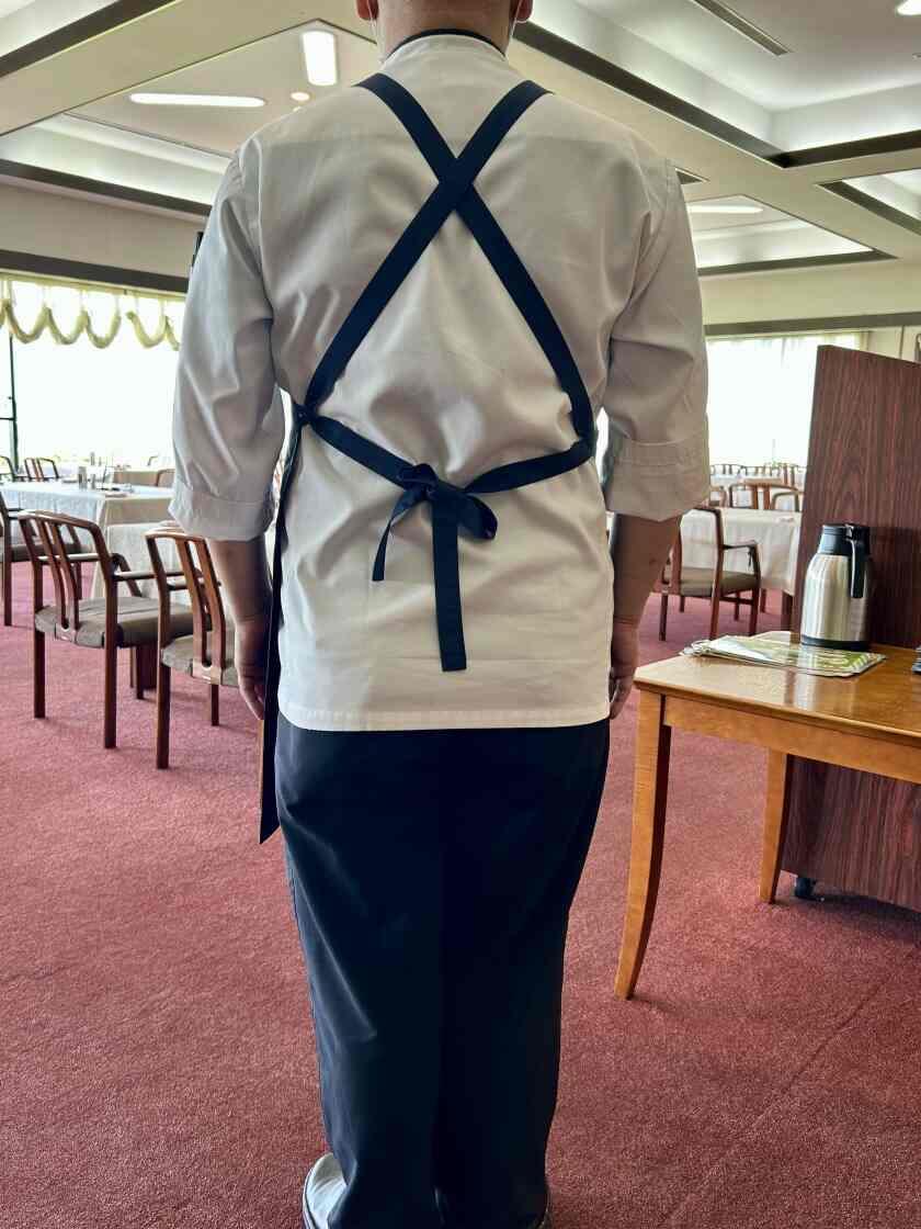 RESTAURANT SAKURA（太子カントリー倶楽部内）の制服3