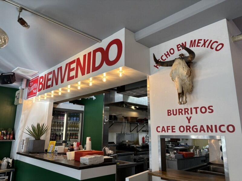 LOS BURRITOS NO.1　西宮北口店の仕事画像3