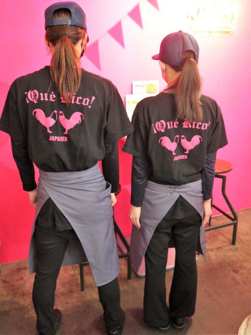 墨国回転鶏料理　天満店の制服2