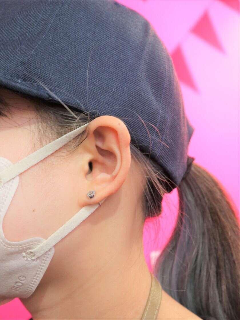 墨国回転鶏料理　天満店の制服5