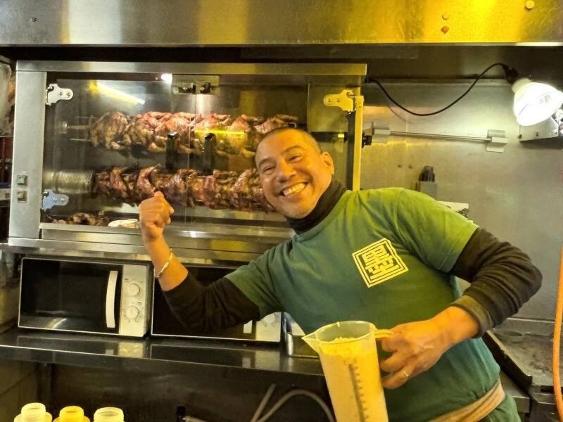 墨国回転鶏料理（ぼっこくかいてんどり）福島店の仕事画像2