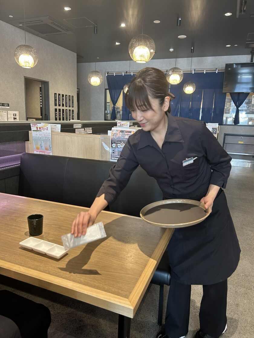 すし大臣　野間大池店（パセオ野間大池 1F）【フードウェイグループ】の制服1