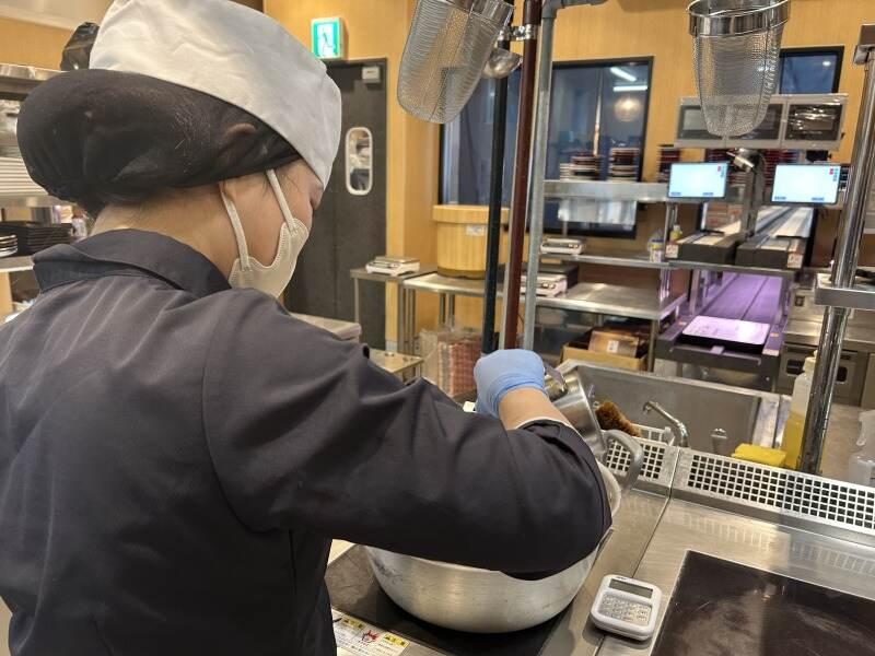 すし大臣　野間大池店（パセオ野間大池 1F）【フードウェイグループ】の仕事画像2