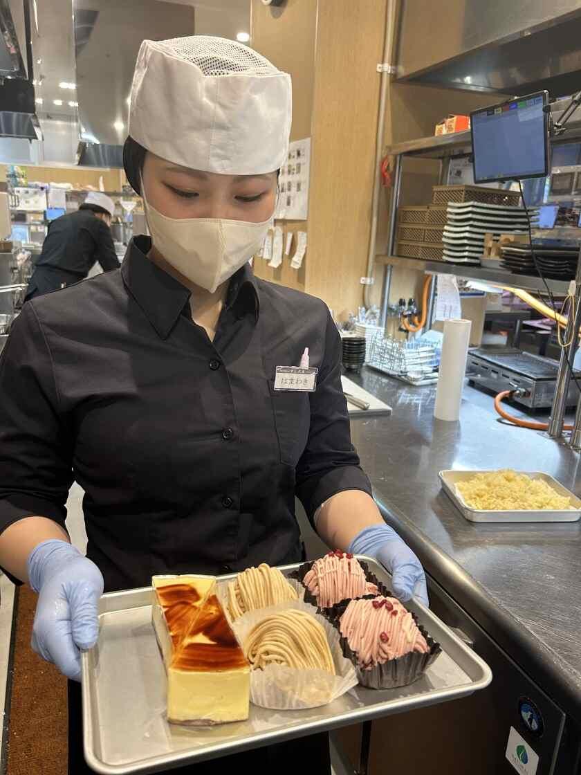 すし大臣　野間大池店（パセオ野間大池 1F）【フードウェイグループ】の制服1