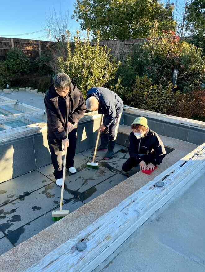 極楽湯　羽生温泉の制服3