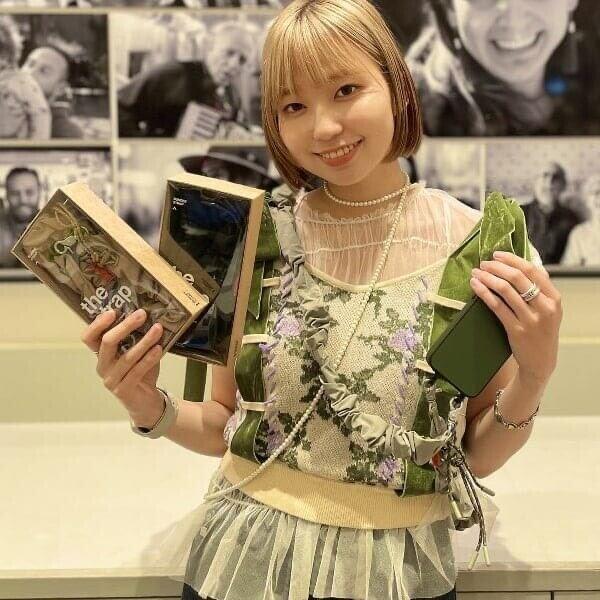 BEAMS マークイズみなとみらい店の制服3