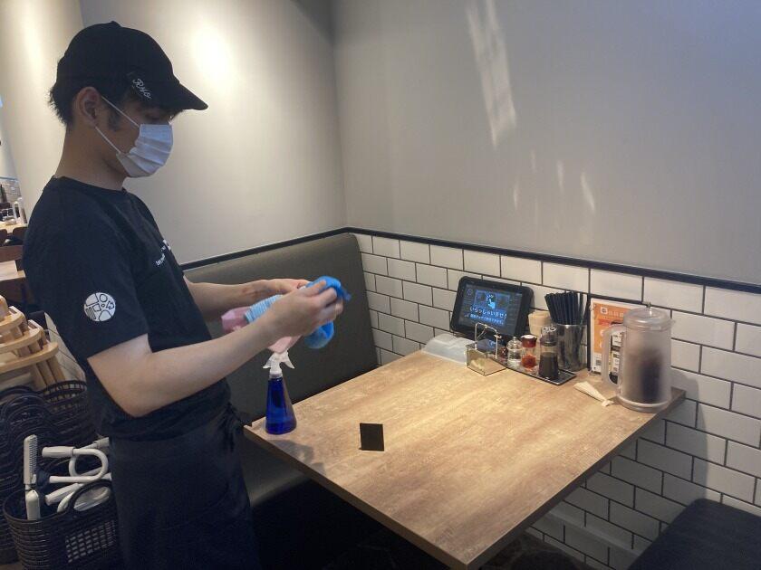 七志らーめん大倉山店の制服4