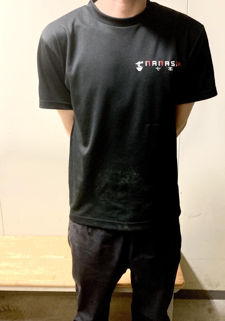七志らーめん大倉山店の制服2