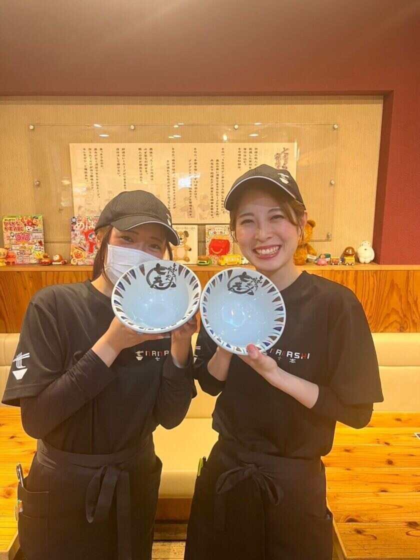 株式会社ナナシフードサービス /たまプラーザ店の制服3