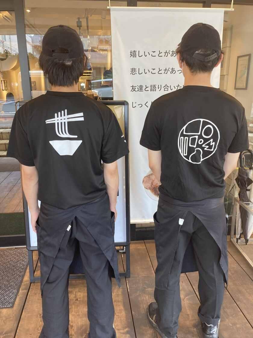 七志らーめん中山店の制服1