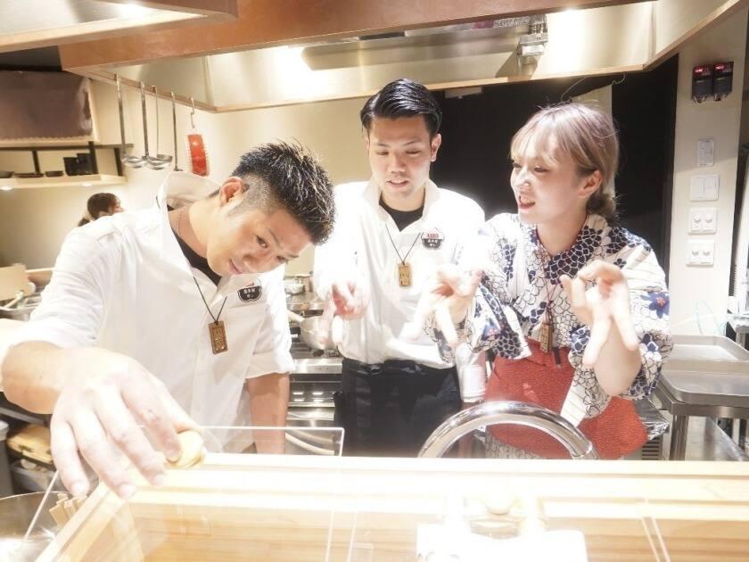 やきとり六三四の制服2