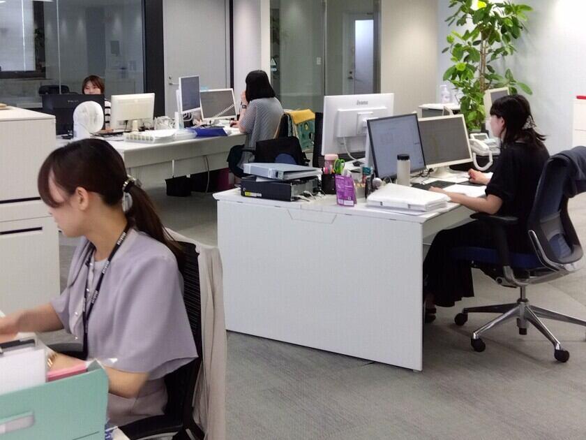 株式会社シンクラン 採用担当窓口の制服5