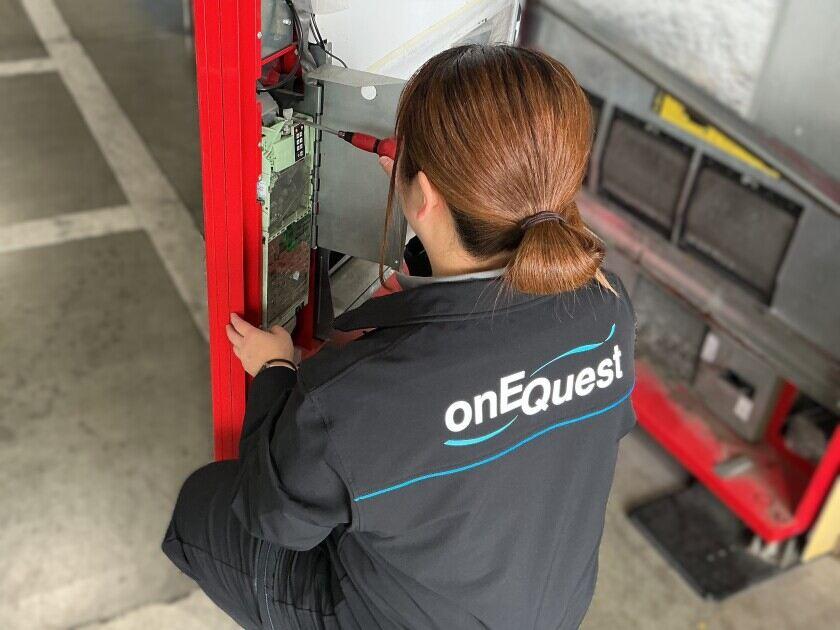 株式会社onEQuest（シンクラングループ）の制服6