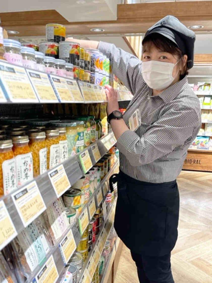 スーパーマーケット　ビオラルクオーツ心斎橋店の制服1