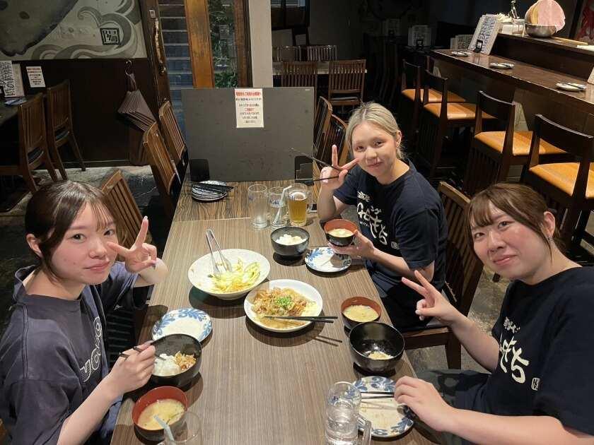 株式会社リネイション 居酒屋ダイニングひみつきち　祖師ヶ谷店の制服5