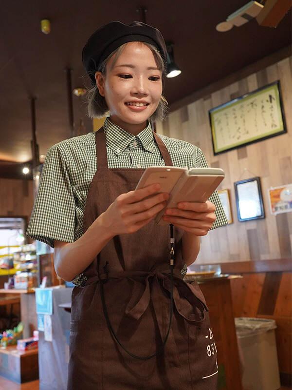 びっくりドンキー 津桜橋店の制服3