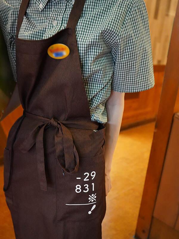 びっくりドンキー 津桜橋店の制服1