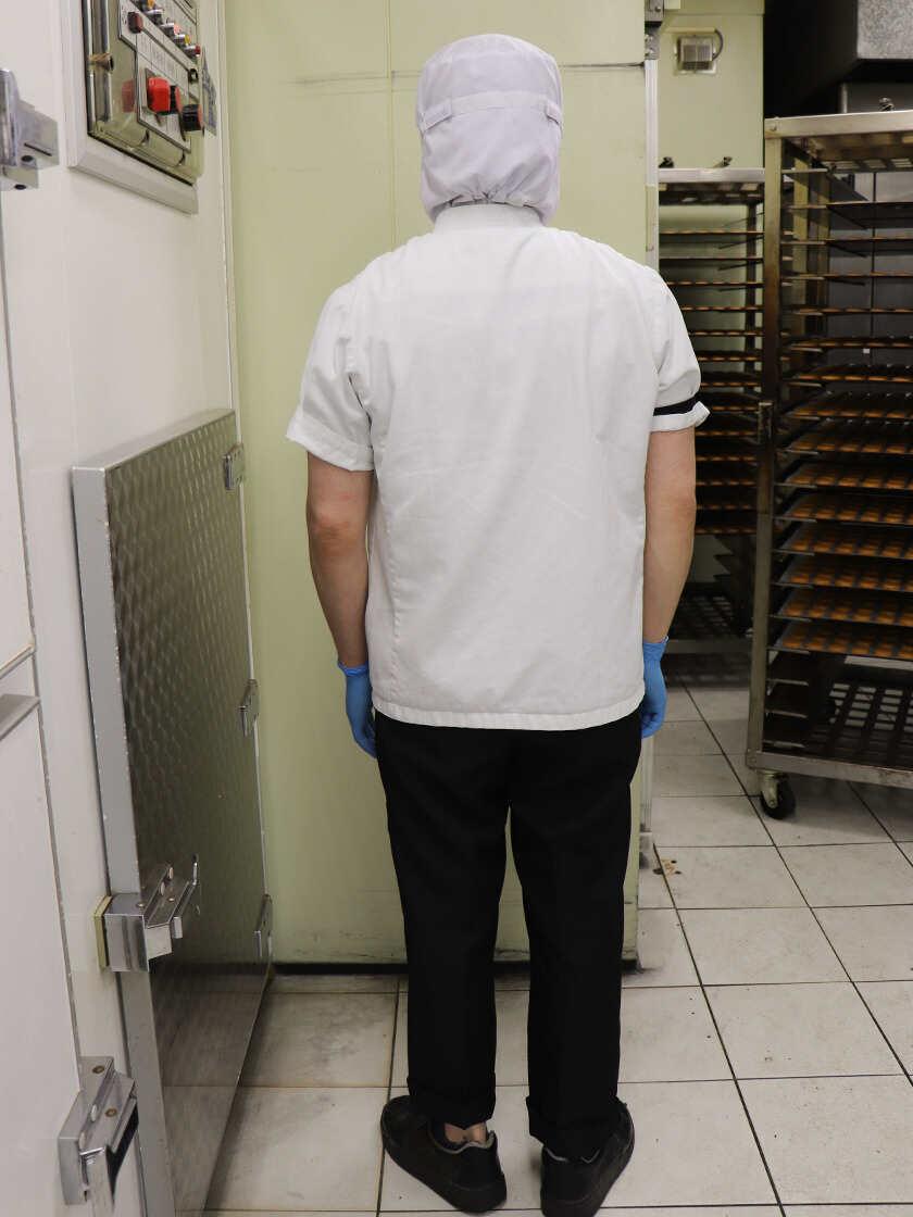 横浜工場の制服2