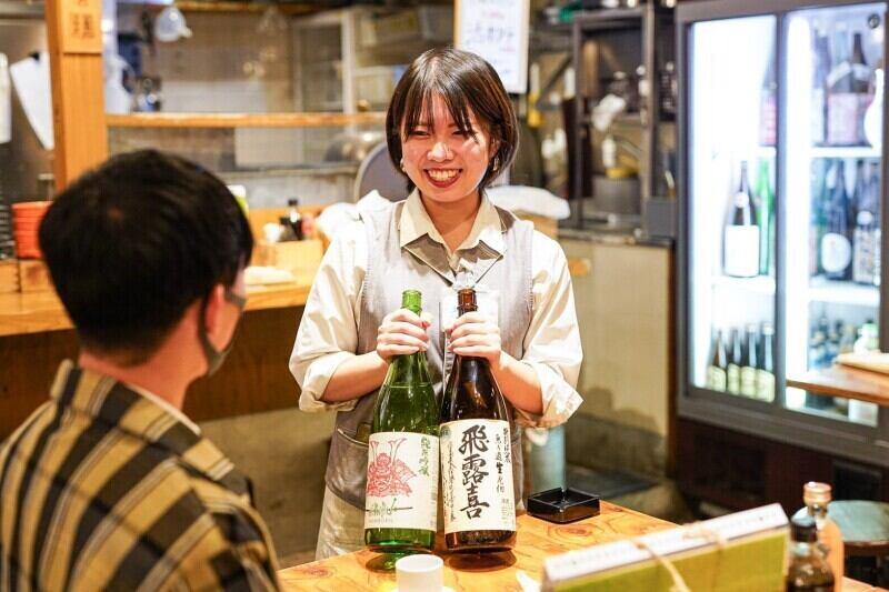 炉端と日本酒 魚丸 野洲店の制服1