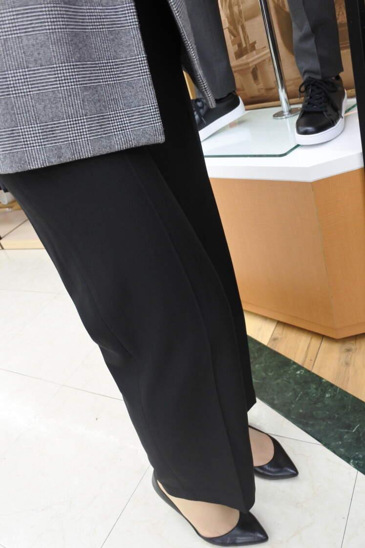 SUIT SQUARE　ピエリ守山店の制服2