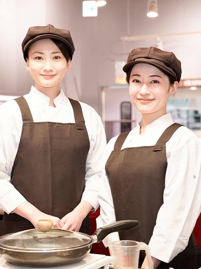 ヤオコー　熊谷ニットーモール店の制服5