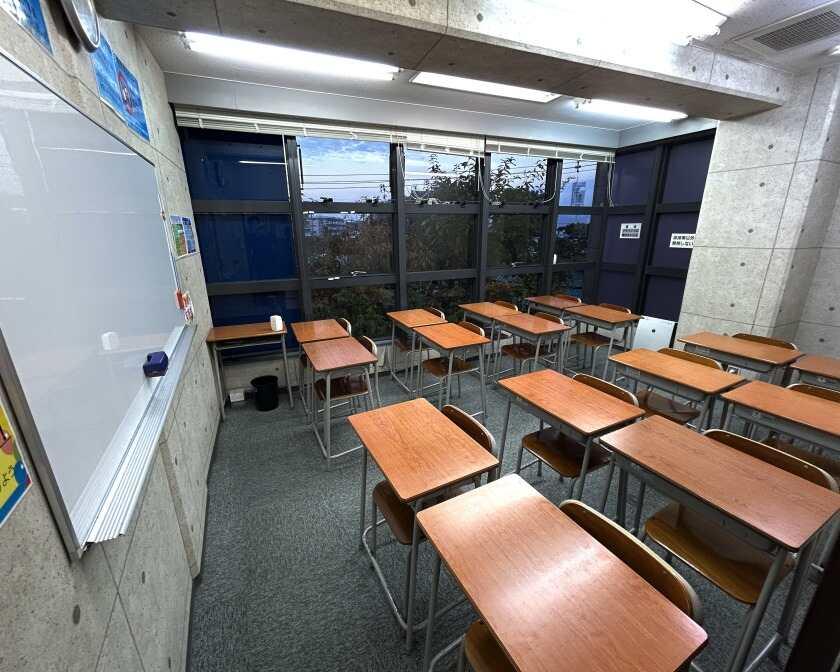 進学ゼミナール  学園前本部の制服2