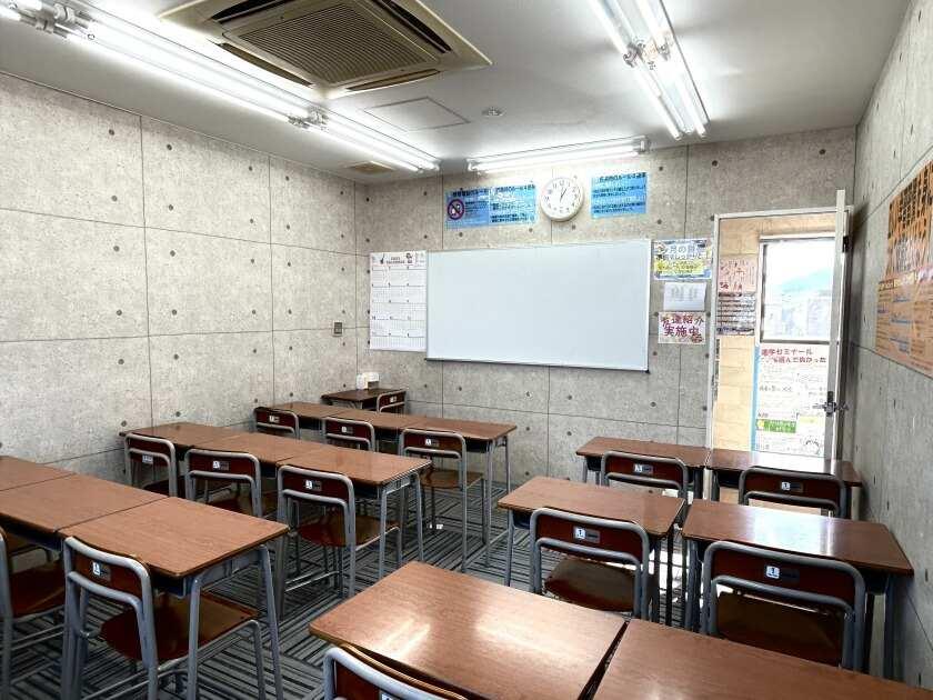 株式会社進学ゼミナール 香芝二上校の制服2