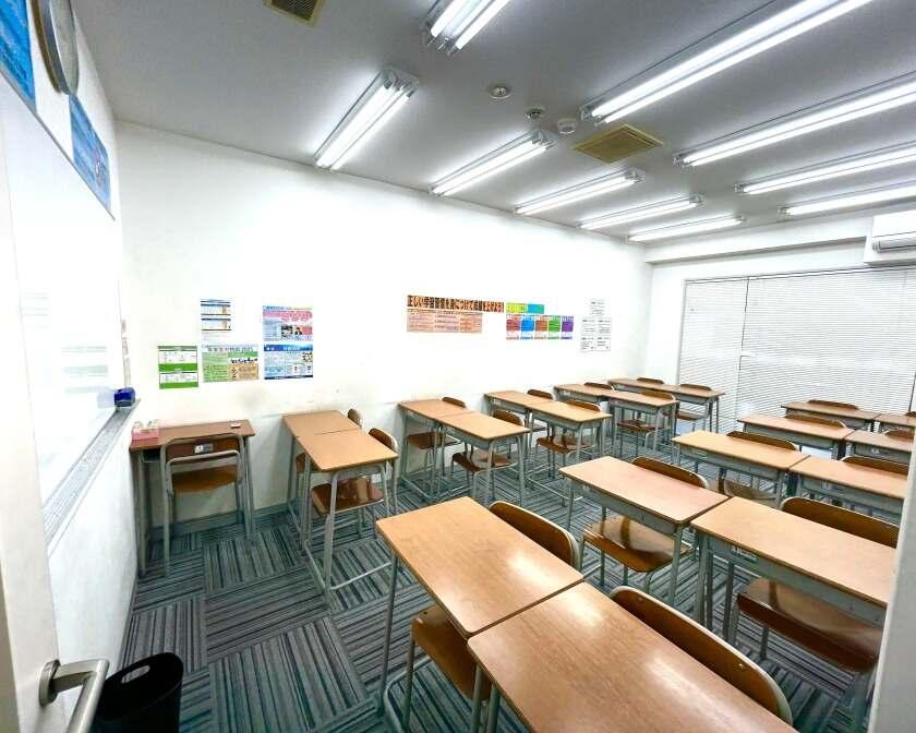 進学ゼミナール  西大寺南校の制服2
