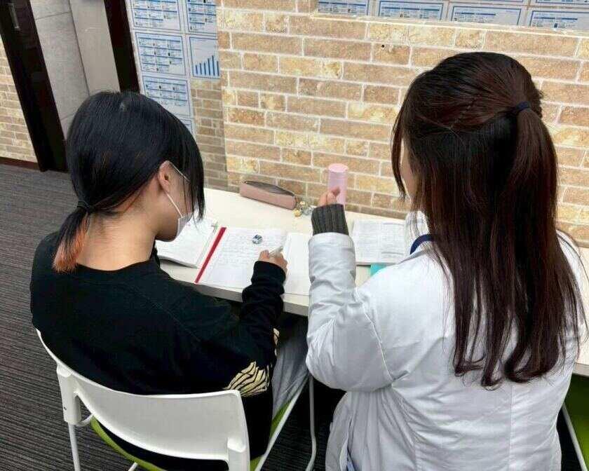大学受験館 八木駅前校の制服2
