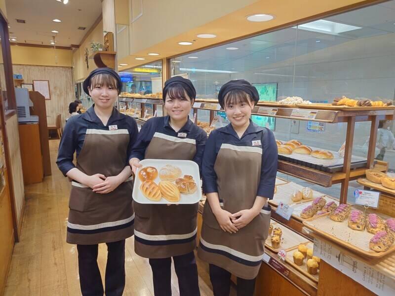 ベーカリー&cafe カスカード　デュオこうべ店の仕事画像2