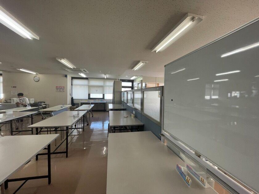 株式会社シーエムシーの制服1