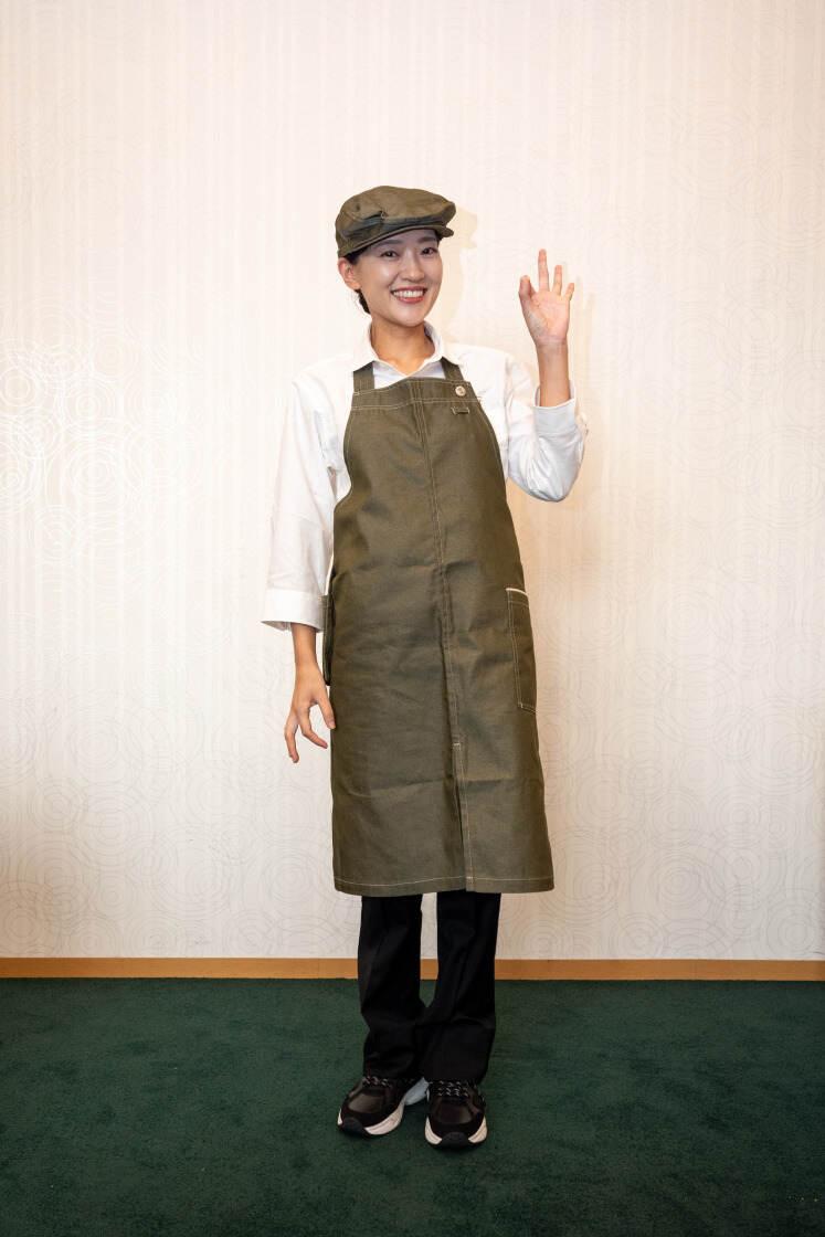 シズラー東京国際フォーラム店の制服2