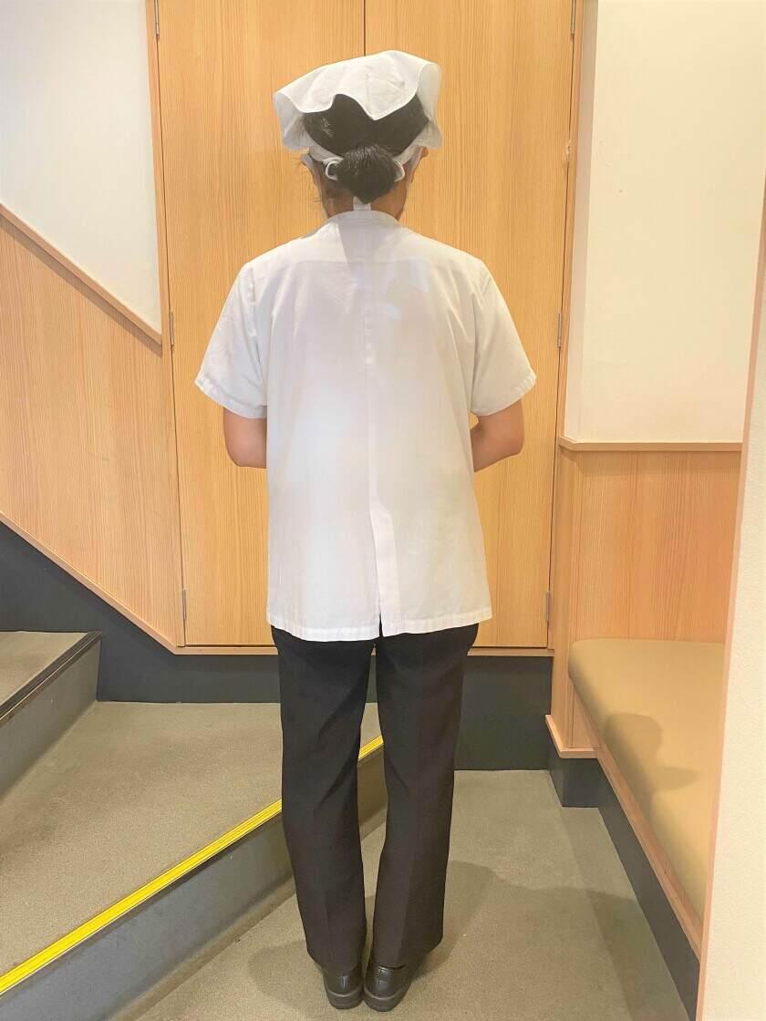 とんかつおりべ　浅草店の制服2