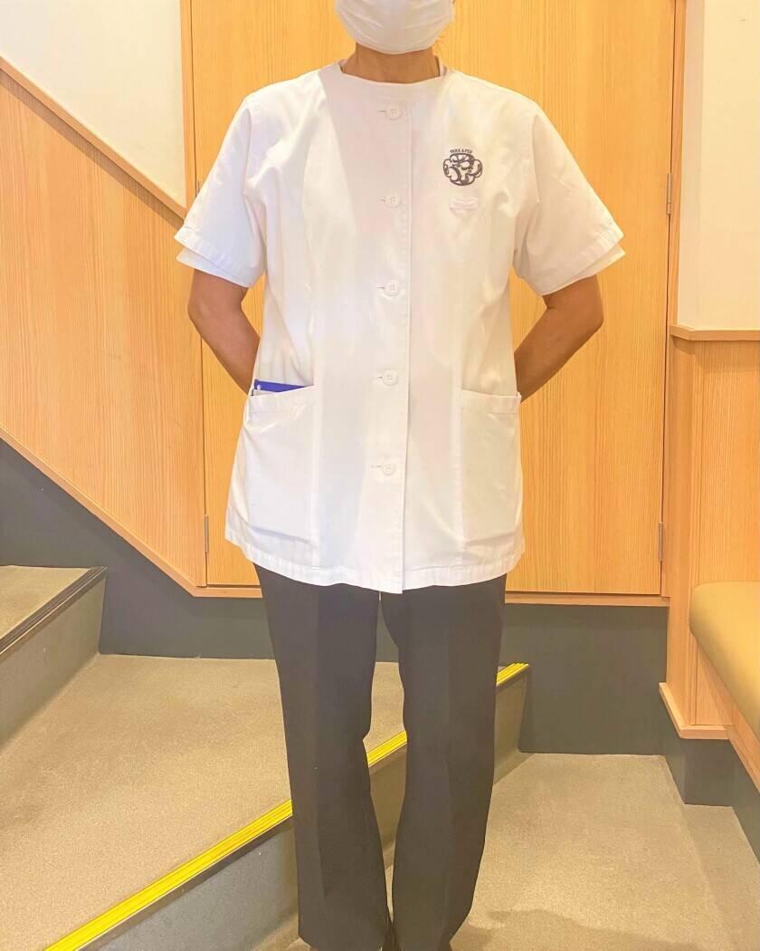 とんかつおりべ　浅草店の制服1