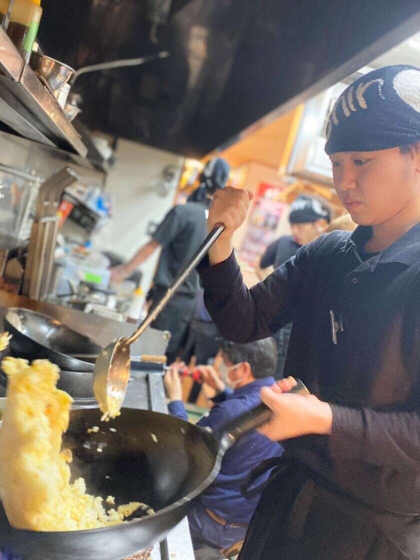 博多らーめんShin Shin　アミュプラザ小倉店の制服4