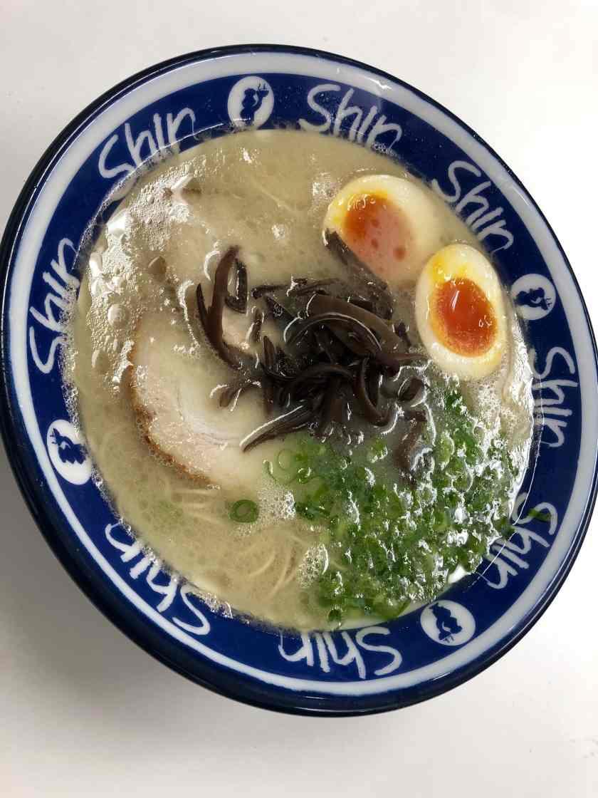 博多らーめんShin Shin　アミュプラザ小倉店の制服2