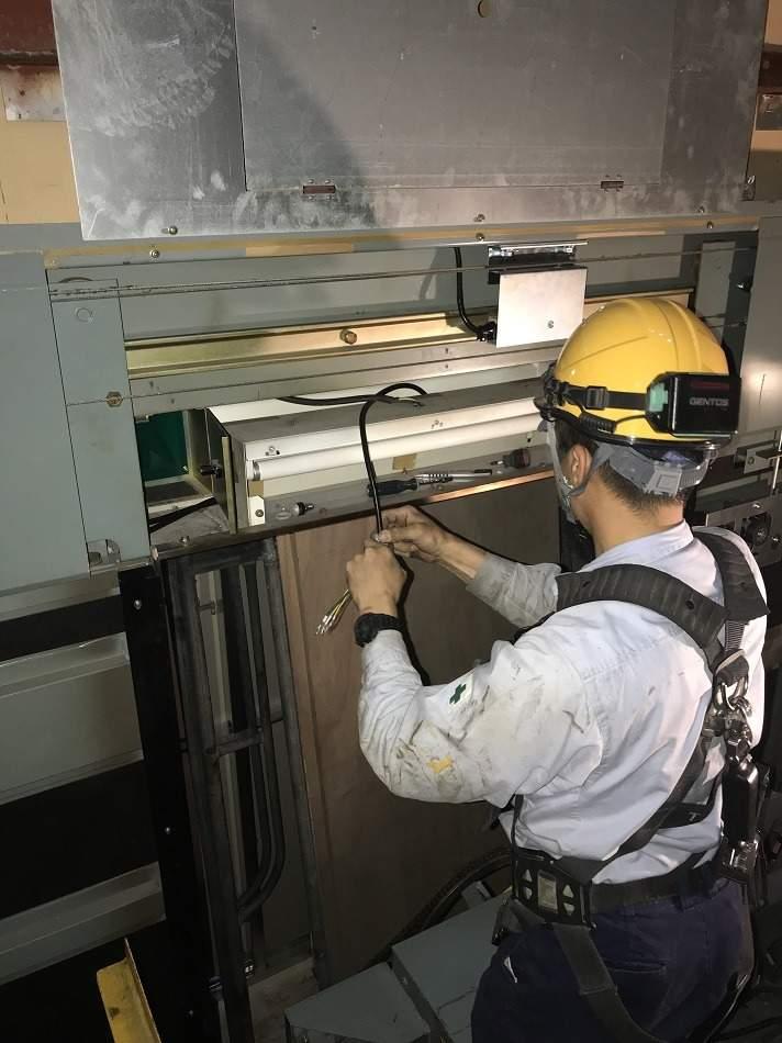 福岡オーエスエレベーター株式会社の制服1