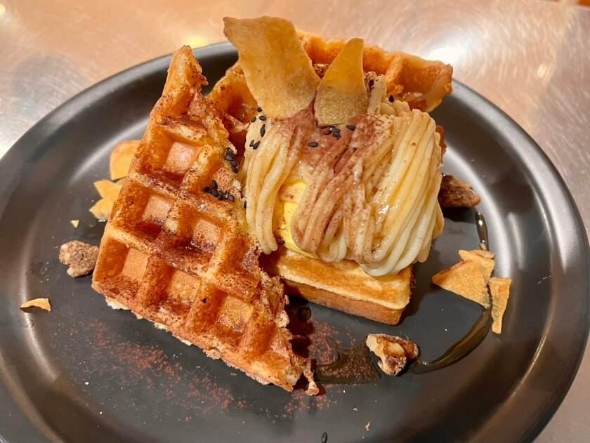 こなな（JR西日本グループ）の制服2