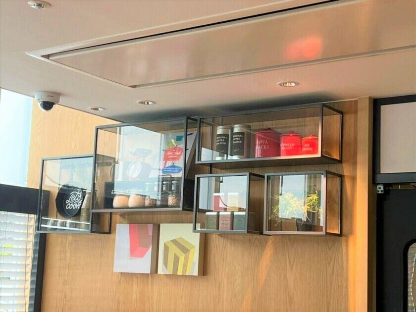 からふね屋珈琲エキマルシェ新大阪ソトエ（JR西日本グループ）の制服2