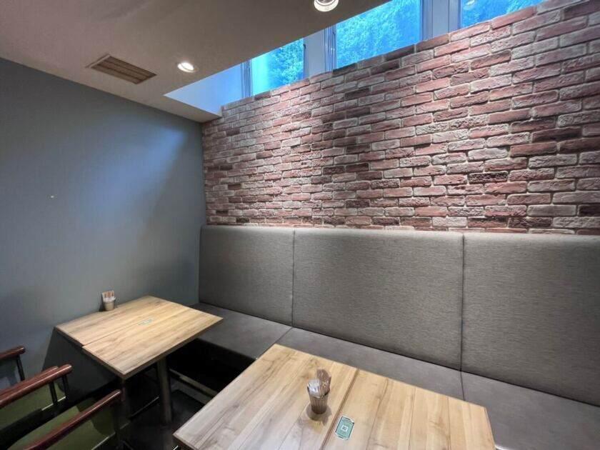 エスタシオンカフェ新神戸（JR西日本グループ）の制服2