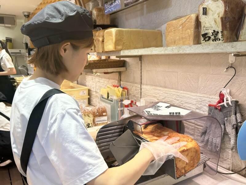 A-1 BAKERY（エーワンベーカリー）新梅田食堂街店の仕事画像2