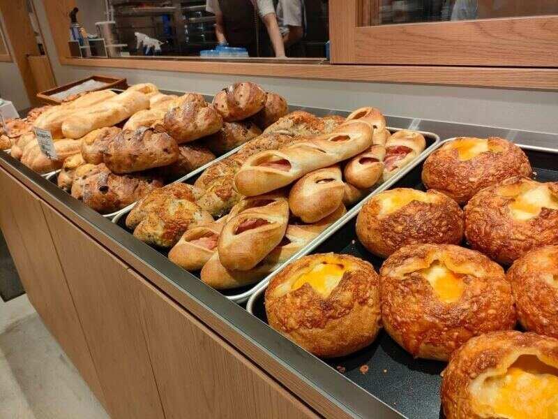 エーワンベーカリー　新梅田食堂街店の仕事画像3