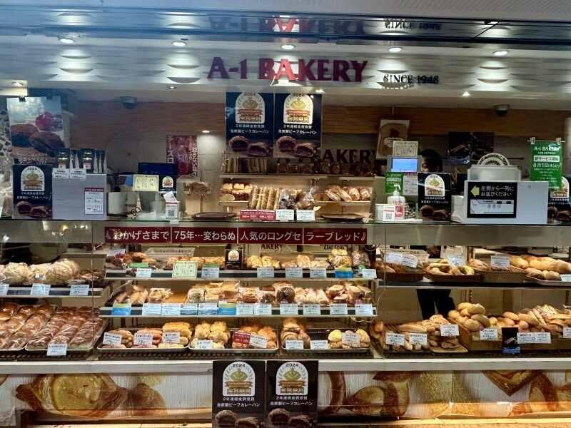 A-1 BAKERY（エーワンベーカリー）新梅田食堂街店の仕事画像3