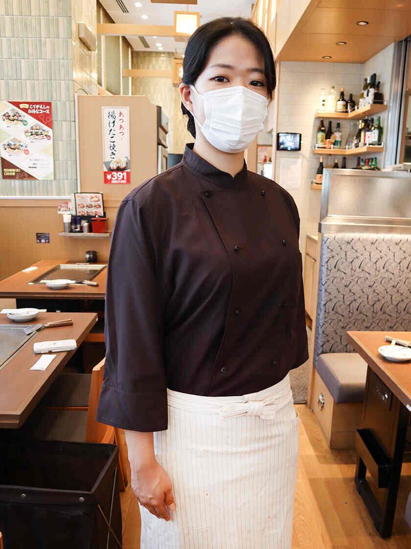 東和フードサービス株式会社 イタリアンダイニングＤｏＮＡ　エキア松原の制服1