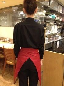 東和フードサービス株式会社 イタリアンダイニングＤｏＮＡ　エキア松原の制服3