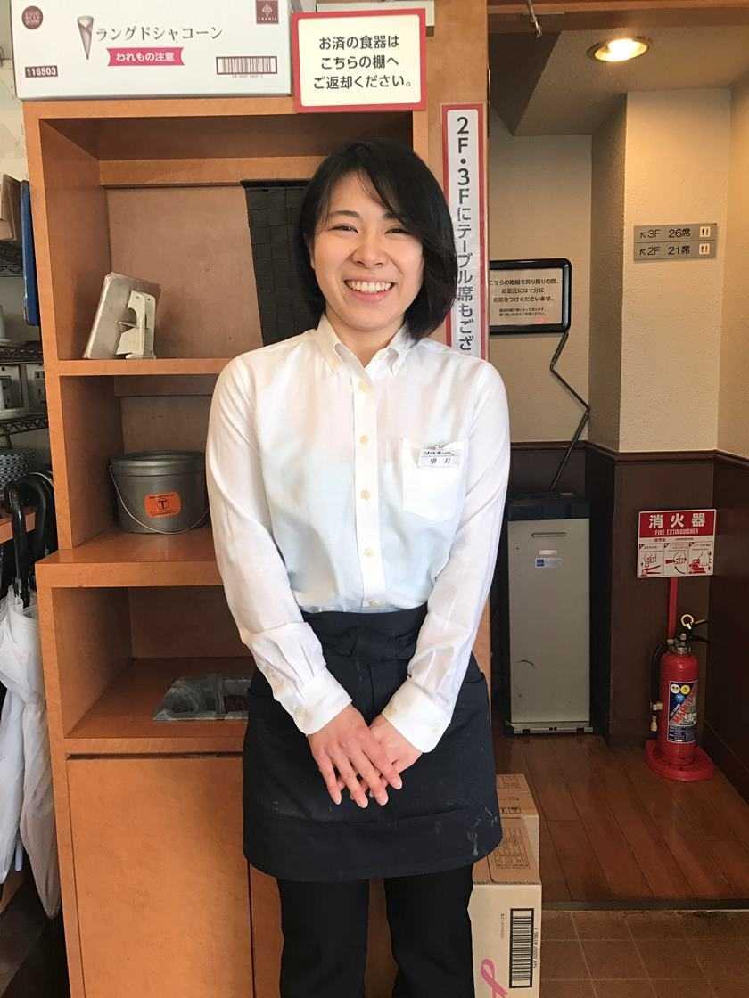 新橋ツバキカフェの制服1