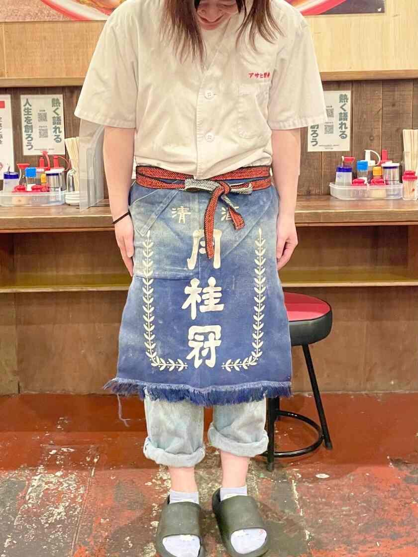 中華そばアサヒ製麺　なんばラーメン一座店の制服1