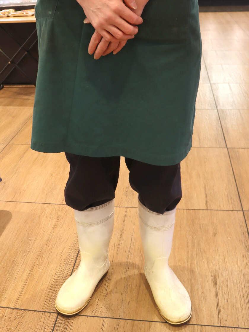 イズミヤ　学園前店の制服3